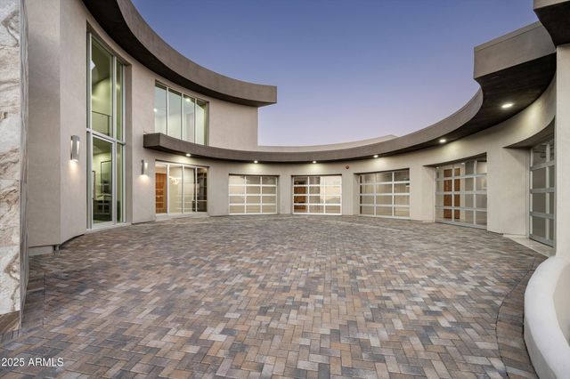 6800 N 39TH Place, Paradise Valley, AZ 85253