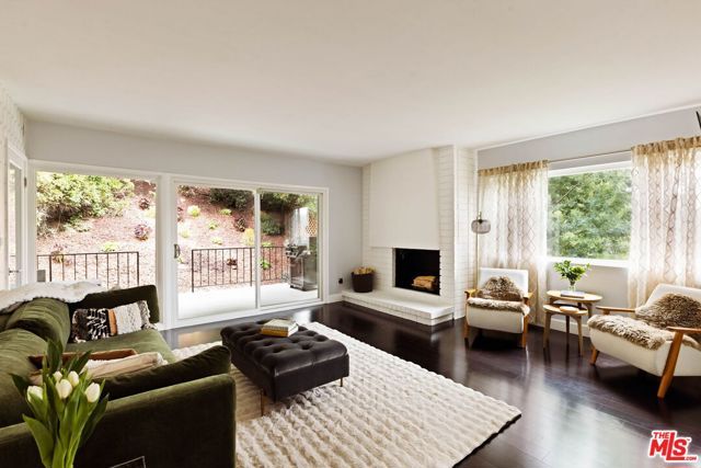 8525 Ridpath Drive, Los Angeles, CA 90046
