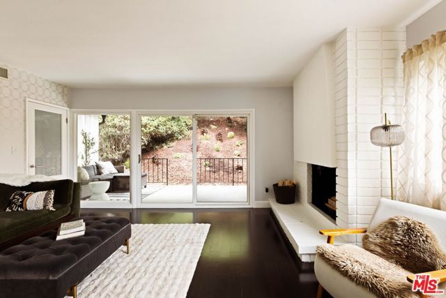 8525 Ridpath Drive, Los Angeles, CA 90046