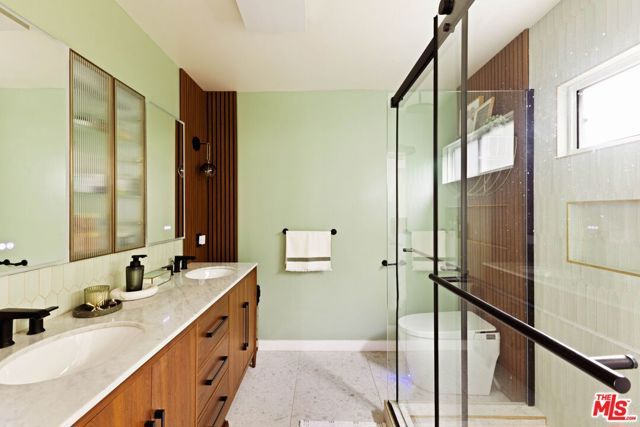 8525 Ridpath Drive, Los Angeles, CA 90046