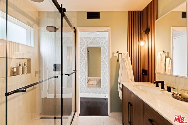 8525 Ridpath Drive, Los Angeles, CA 90046