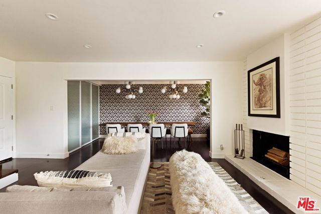 8525 Ridpath Drive, Los Angeles, CA 90046