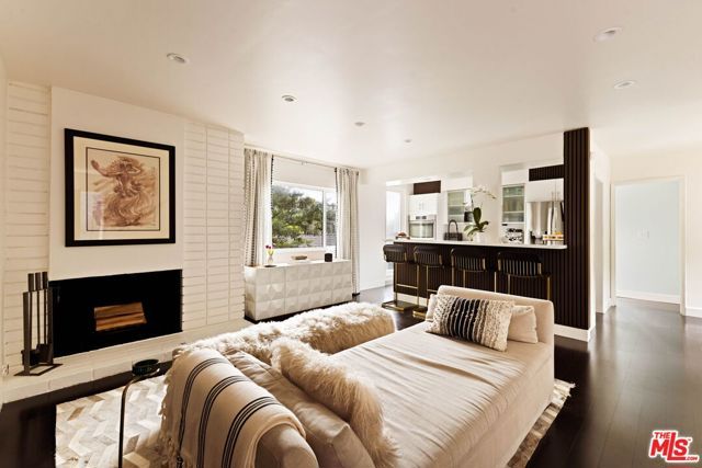 8525 Ridpath Drive, Los Angeles, CA 90046