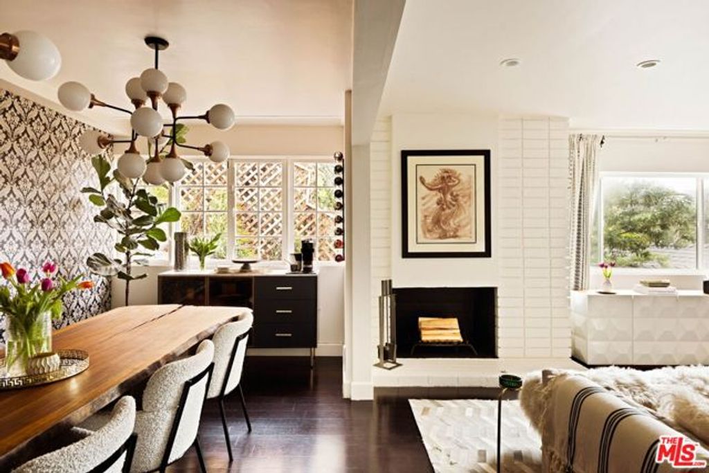 8525 Ridpath Drive, Los Angeles, CA 90046