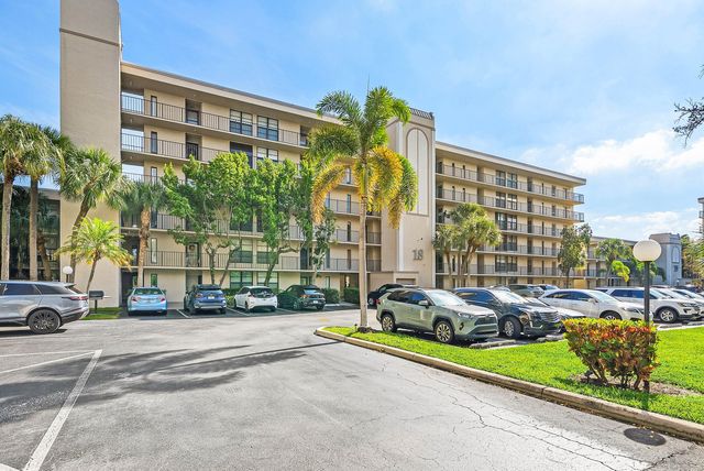 18 Royal Palm Way 109, Boca Raton, FL 33432