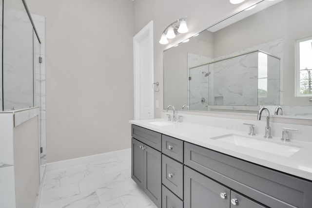 2903 Sherwood Green Lane, Houston, TX 77092