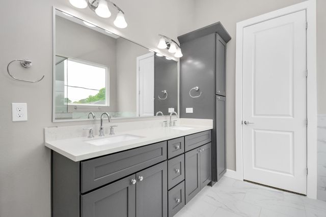 2903 Sherwood Green Lane, Houston, TX 77092
