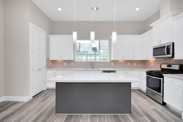 2903 Sherwood Green Lane, Houston, TX 77092