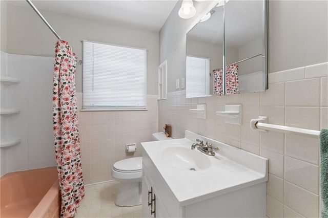 5801 Floyd Street, Overland Park, KS 66202