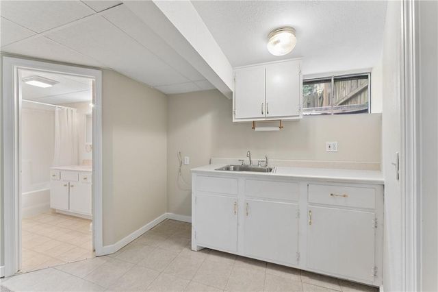 5801 Floyd Street, Overland Park, KS 66202