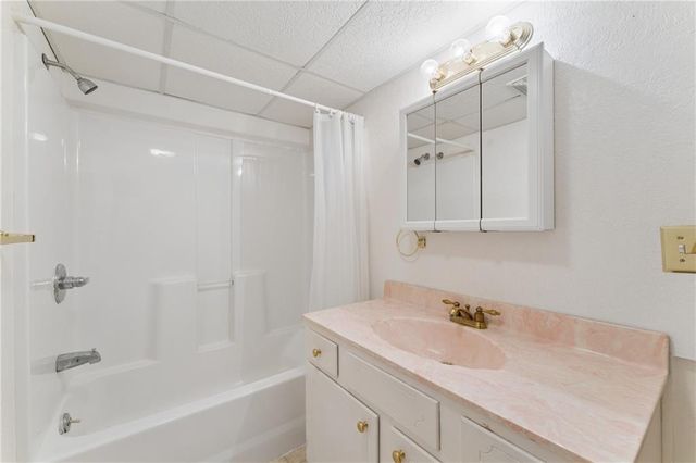 5801 Floyd Street, Overland Park, KS 66202