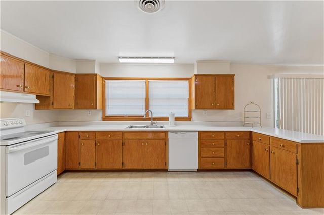 5801 Floyd Street, Overland Park, KS 66202