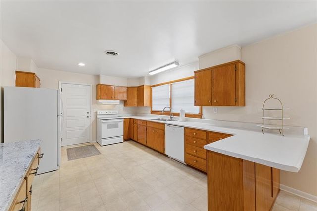 5801 Floyd Street, Overland Park, KS 66202