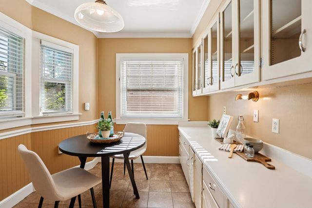 2200 2nd Ave, Sacramento, CA 95818