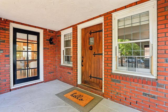 2200 2nd Ave, Sacramento, CA 95818