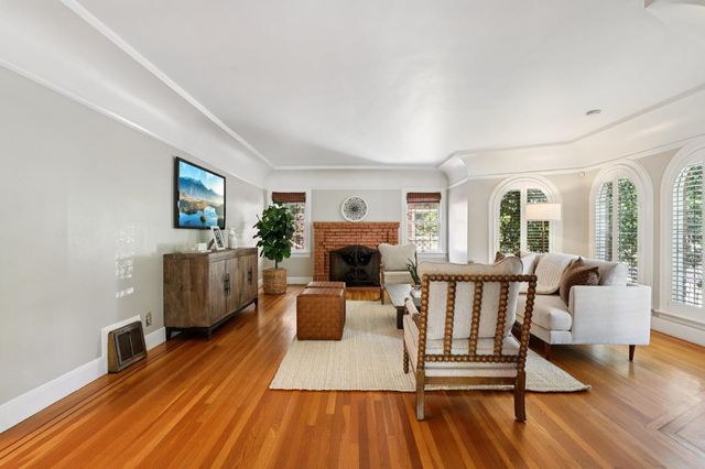 2200 2nd Ave, Sacramento, CA 95818