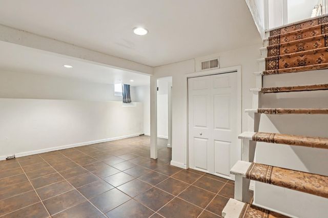 2200 2nd Ave, Sacramento, CA 95818