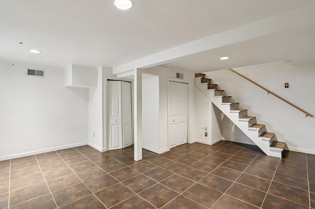 2200 2nd Ave, Sacramento, CA 95818