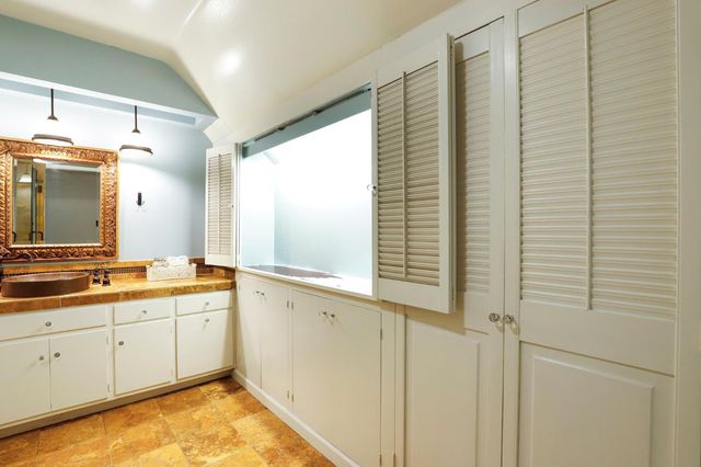 2200 2nd Ave, Sacramento, CA 95818