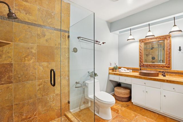 2200 2nd Ave, Sacramento, CA 95818