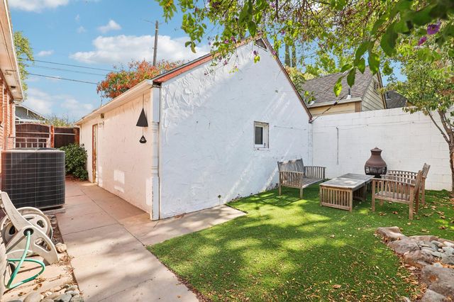 2200 2nd Ave, Sacramento, CA 95818