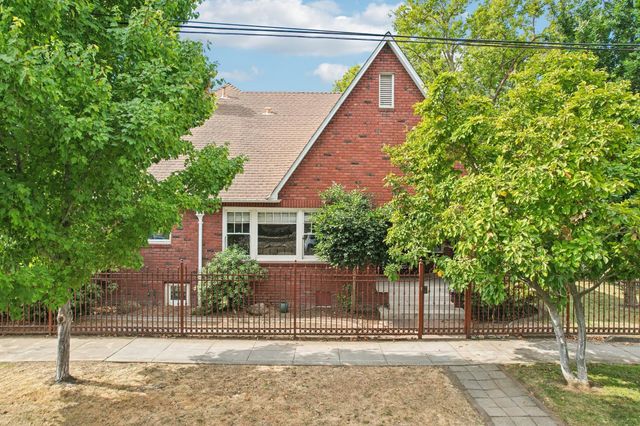 2200 2nd Ave, Sacramento, CA 95818