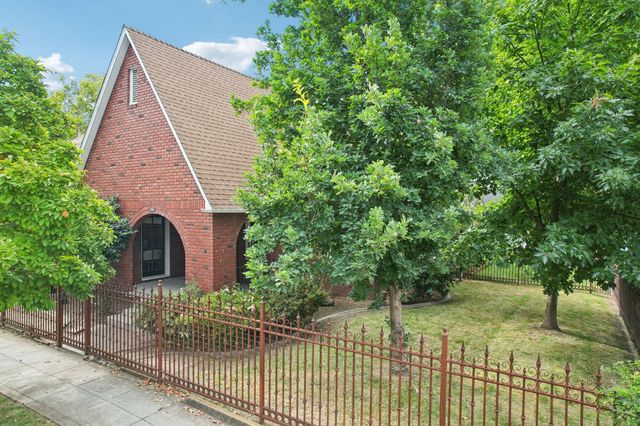 2200 2nd Ave, Sacramento, CA 95818