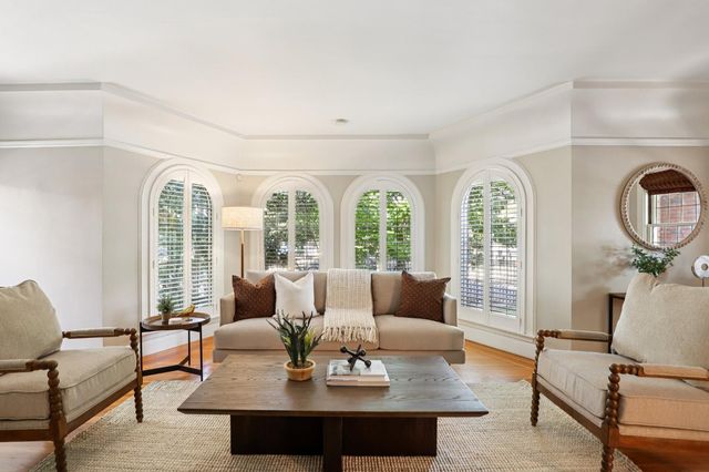 2200 2nd Ave, Sacramento, CA 95818