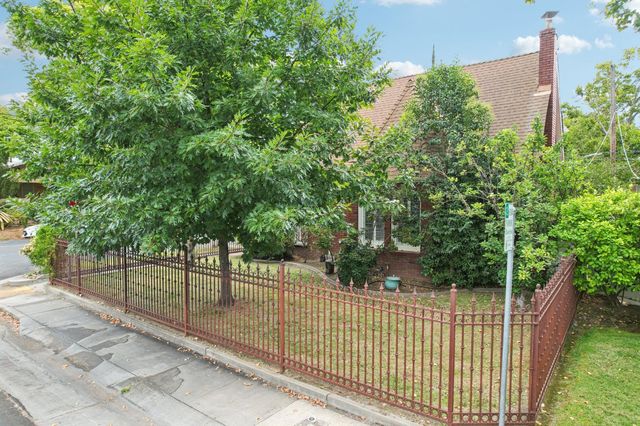 2200 2nd Ave, Sacramento, CA 95818