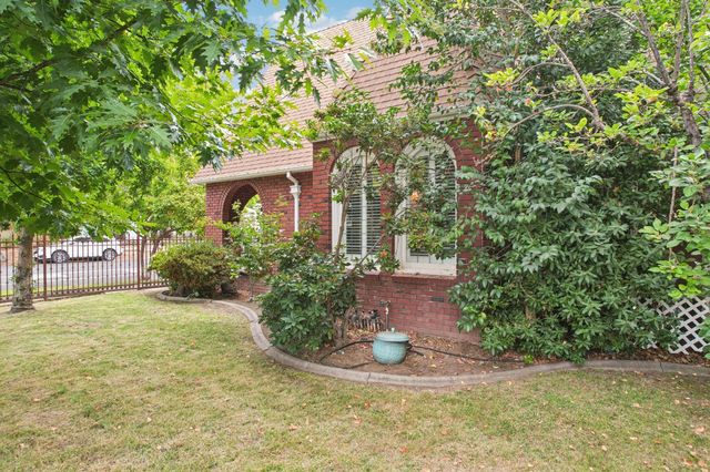 2200 2nd Ave, Sacramento, CA 95818