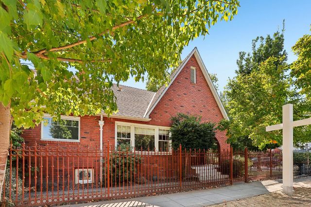 2200 2nd Ave, Sacramento, CA 95818