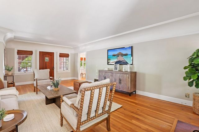 2200 2nd Ave, Sacramento, CA 95818