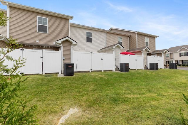 1011 Tradition Trl, Murfreesboro, TN 37130