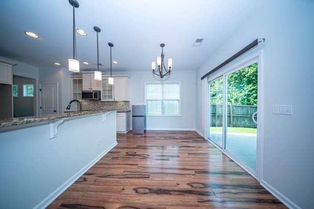 8485 Middle River Way, North Charleston, SC 29420