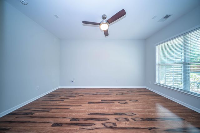 8485 Middle River Way, North Charleston, SC 29420
