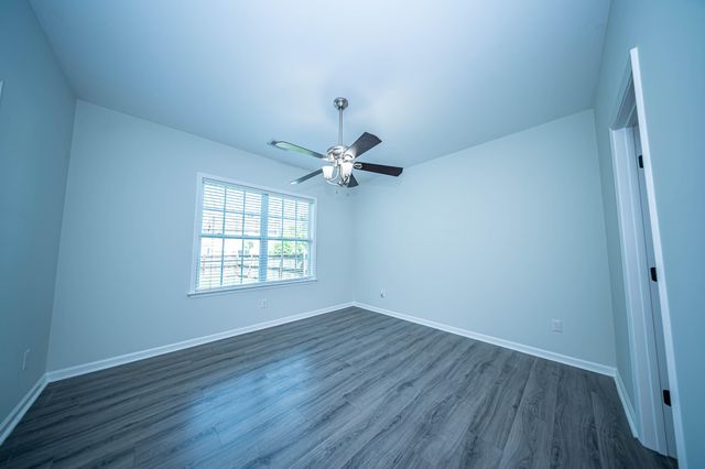 8485 Middle River Way, North Charleston, SC 29420