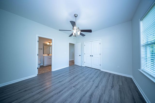 8485 Middle River Way, North Charleston, SC 29420