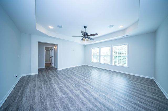8485 Middle River Way, North Charleston, SC 29420