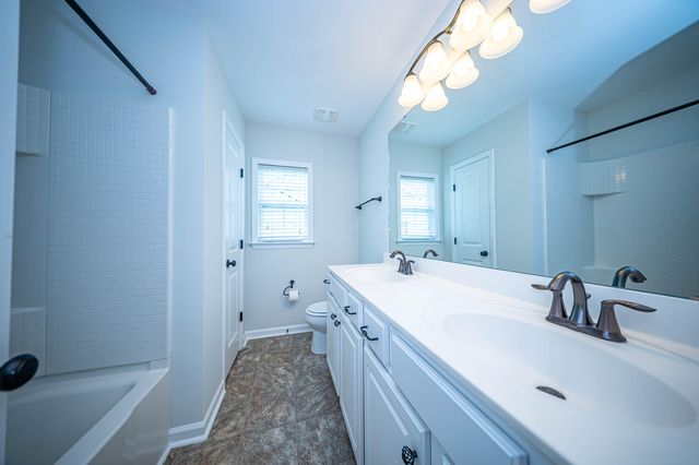 8485 Middle River Way, North Charleston, SC 29420