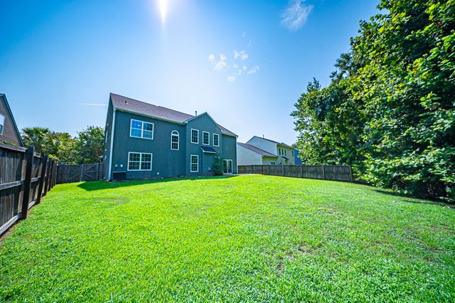 8485 Middle River Way, North Charleston, SC 29420