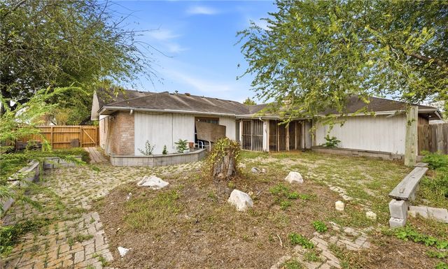 6410 Clearlake Circ, Corpus Christi, TX 78413