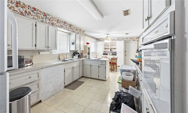 6410 Clearlake Circ, Corpus Christi, TX 78413