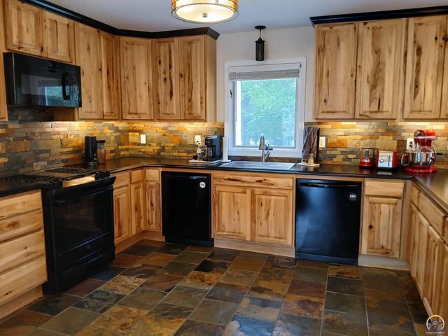 301 SW Yorkshire RD, Topeka, KS 66606