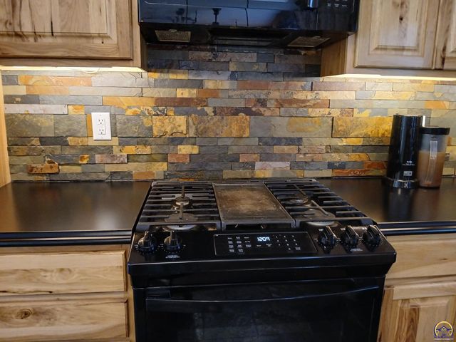301 SW Yorkshire RD, Topeka, KS 66606