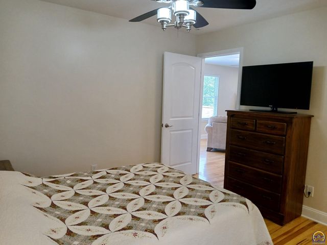 301 SW Yorkshire RD, Topeka, KS 66606