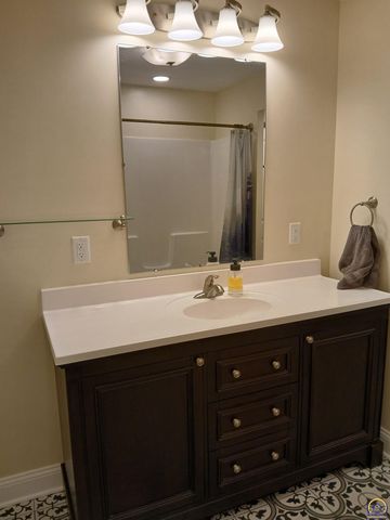 301 SW Yorkshire RD, Topeka, KS 66606