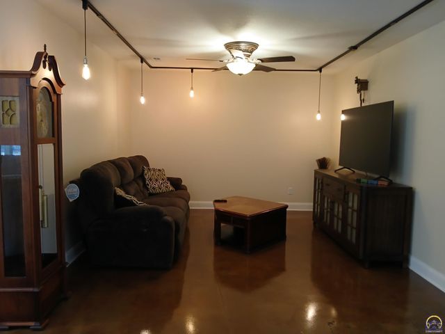 301 SW Yorkshire RD, Topeka, KS 66606