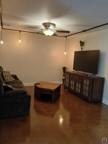 301 SW Yorkshire RD, Topeka, KS 66606