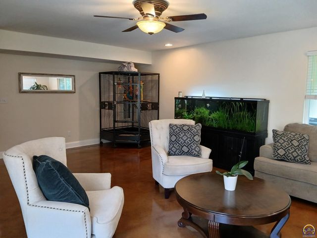 301 SW Yorkshire RD, Topeka, KS 66606