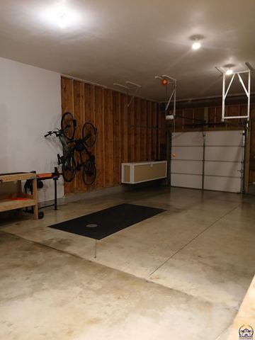 301 SW Yorkshire RD, Topeka, KS 66606
